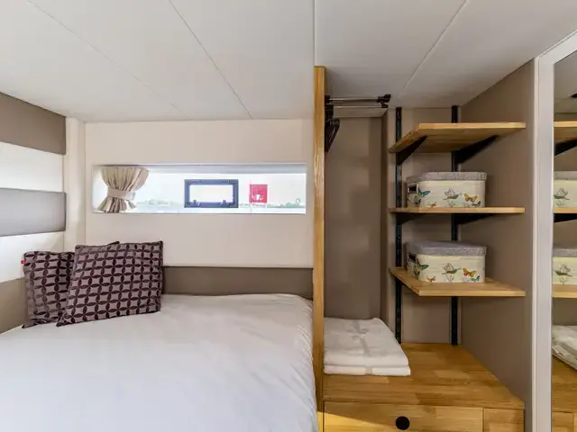 Nomadream Cat-House 1200 Double Decker Houseboat