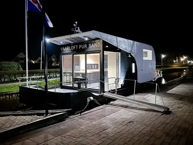 HOMESHIP VaarLoft Volledig Elektrische Houseboat