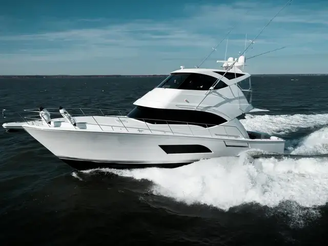 Riviera Enclosed Flybridge 53