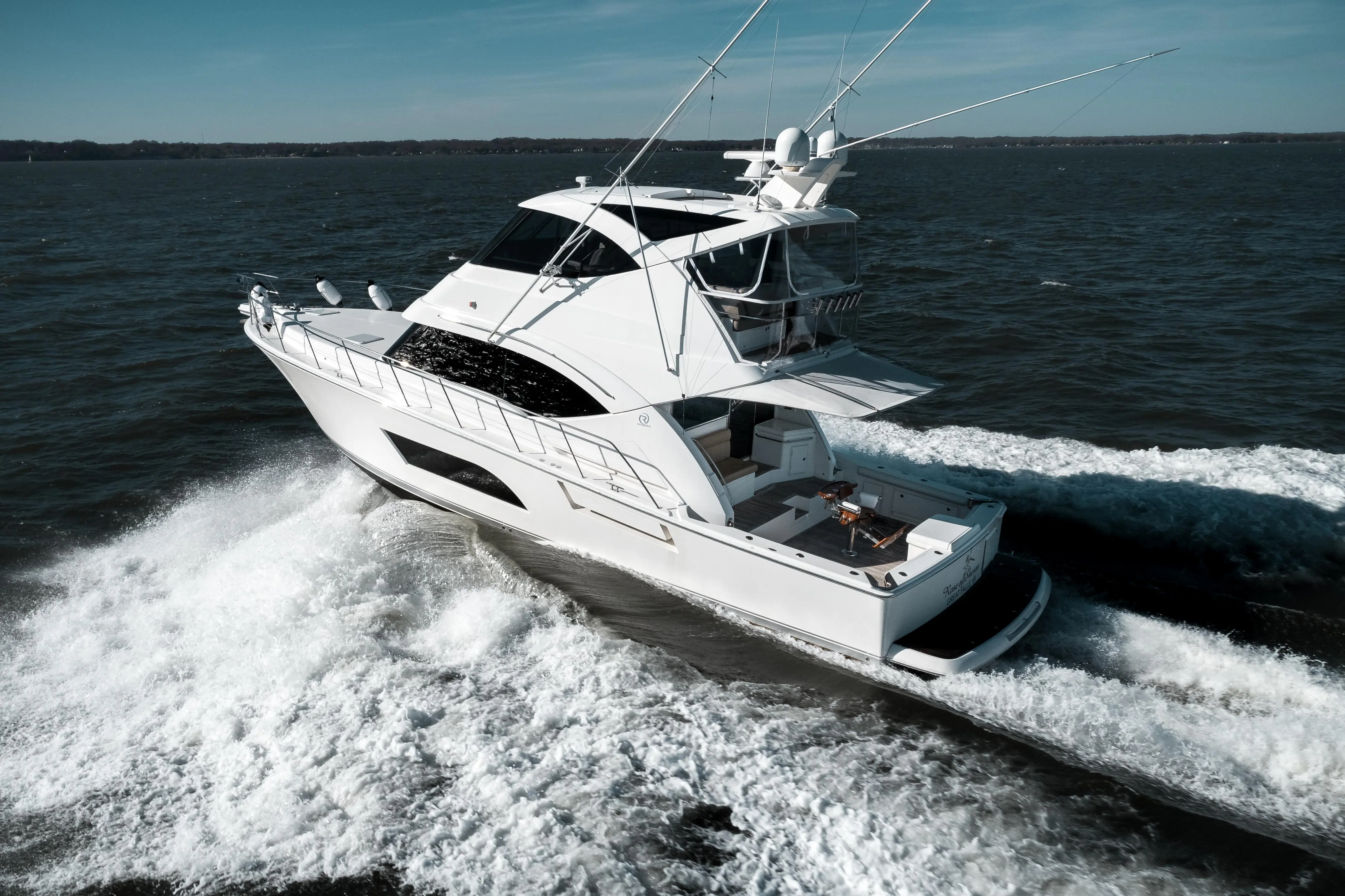 2013 Riviera enclosed flybridge 53