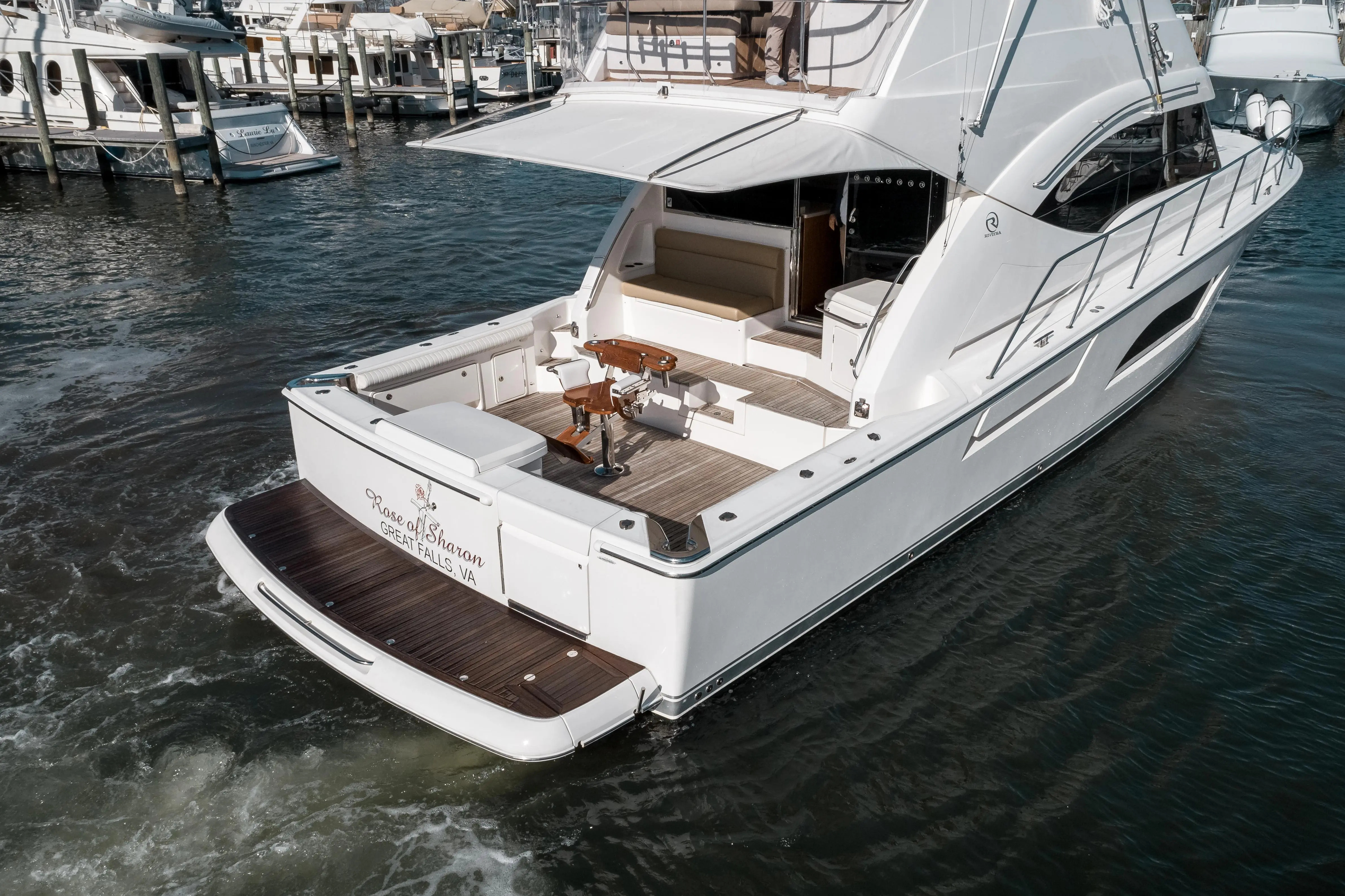 2013 Riviera enclosed flybridge 53