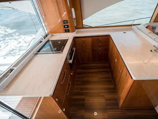 Riviera Enclosed Flybridge 53