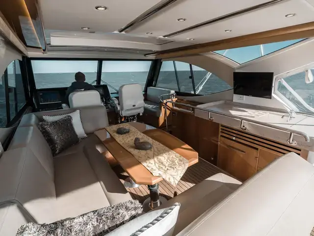 Riviera Enclosed Flybridge 53