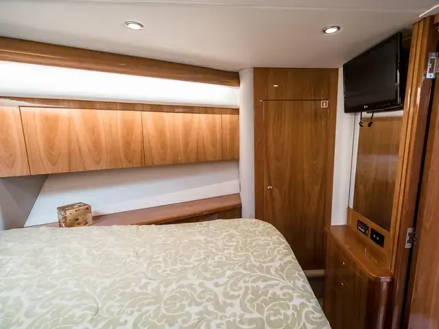 Riviera Enclosed Flybridge 53