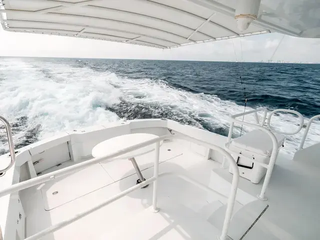 Hatteras 70 Convertible