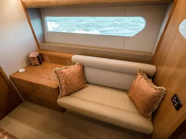 Riviera Enclosed Flybridge 53