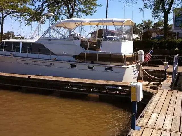 Chris Craft 42 Commander