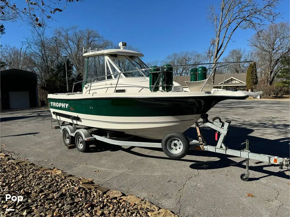 2010 Trophy 2152 walkaround