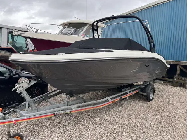 Sea Ray 210 SPOE