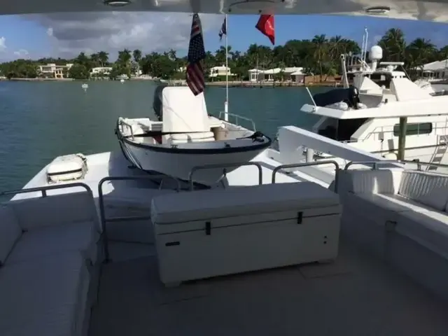 Hatteras Sport Deck