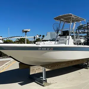 2013 NauticStar Boats 2200 Sport