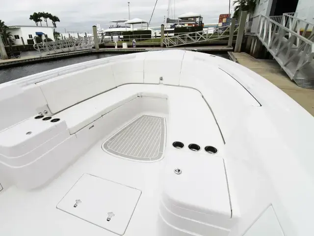 Intrepid Boats 375 Nomad SE