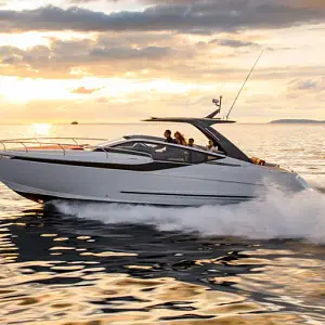 2022 Fairline F Line 33