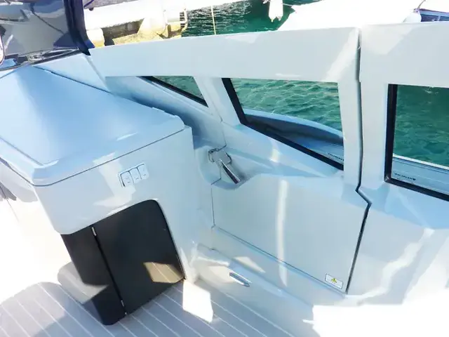 Fairline F Line 33