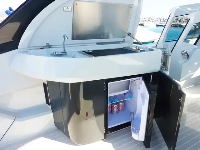 Fairline F Line 33