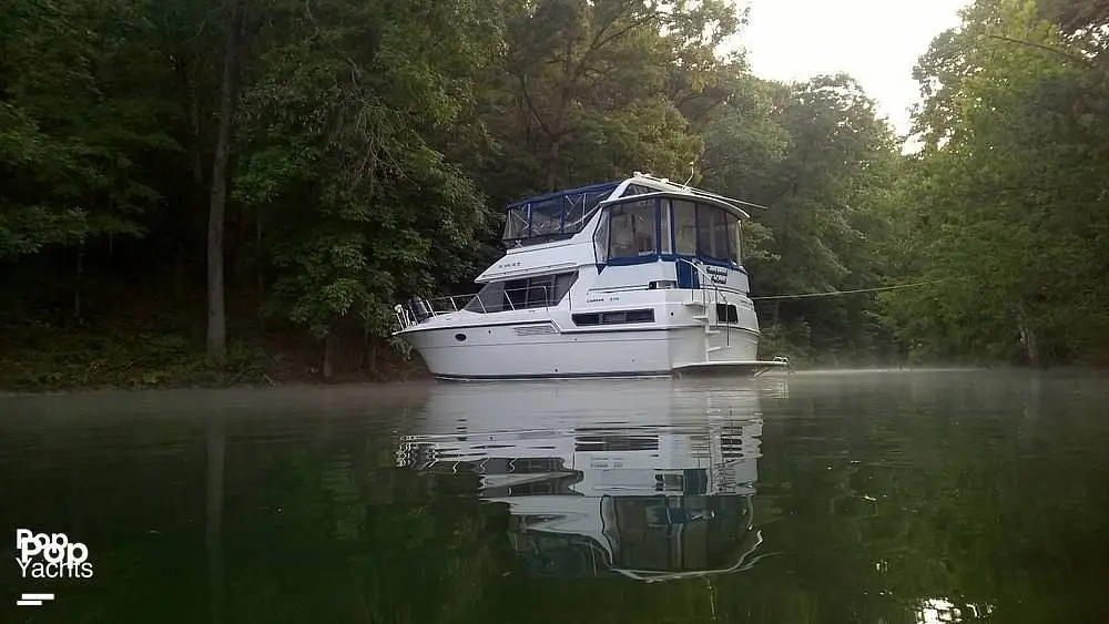 1995 Carver 370 aft cabin