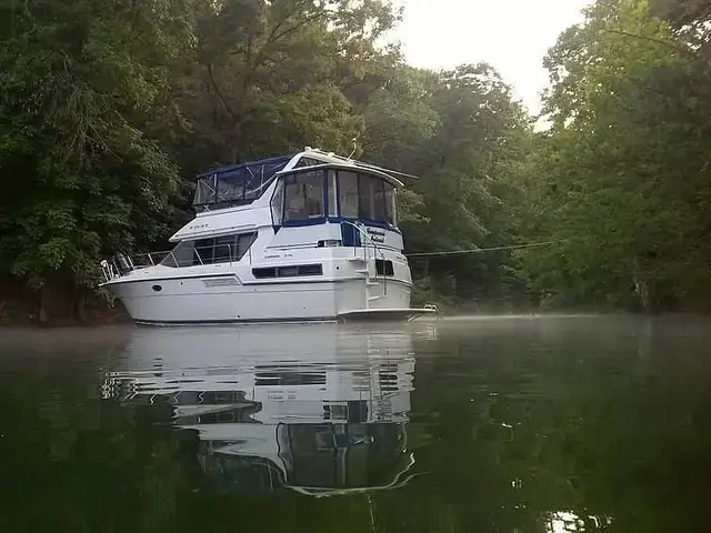 Carver 370 Aft Cabin