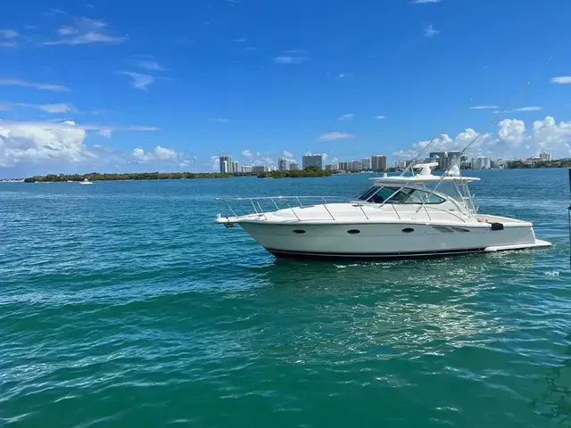 Tiara 38'