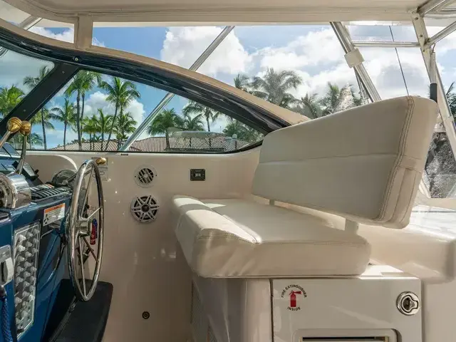 Tiara 38'