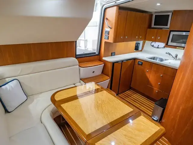 Tiara 38'