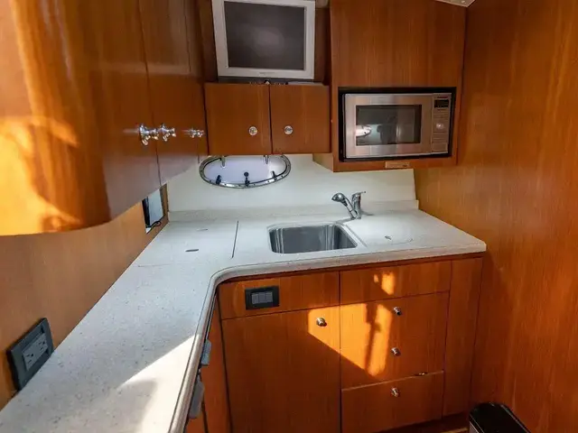 Tiara 38'