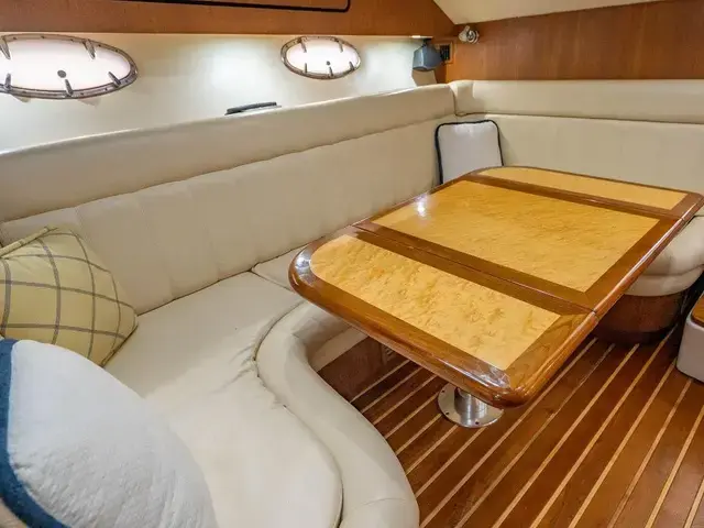 Tiara 38'