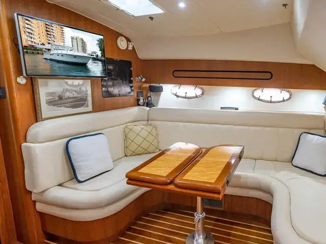 Tiara 38'