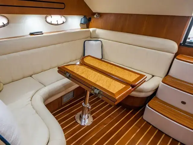 Tiara 38'