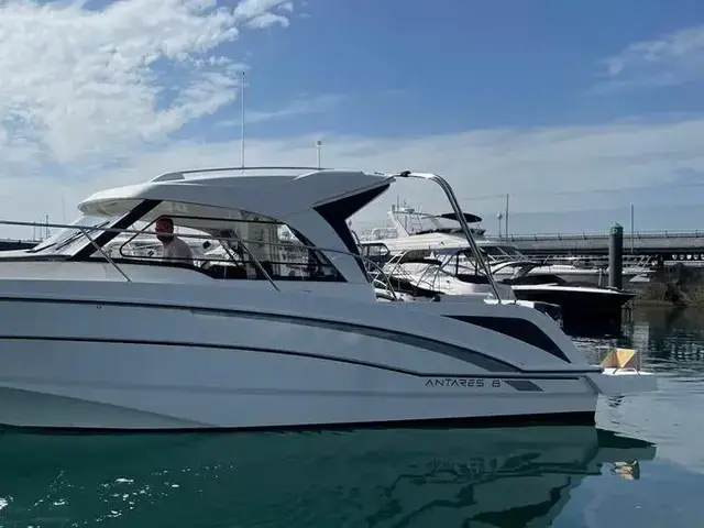 Beneteau Antares 8 OB