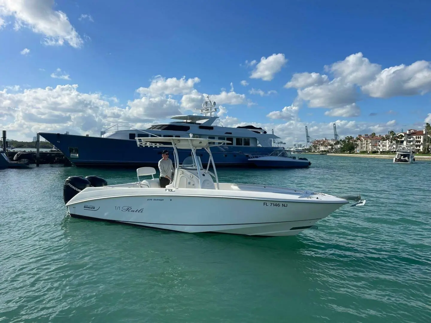 2007 Boston Whaler 270 outrage