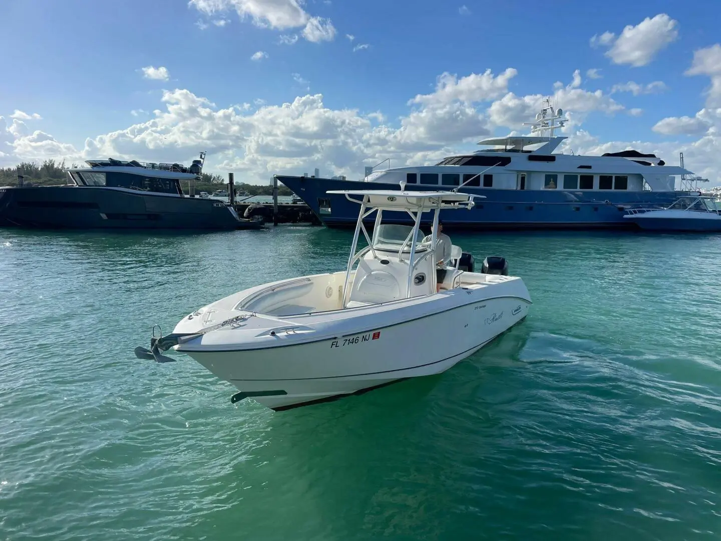 2007 Boston Whaler 270 outrage