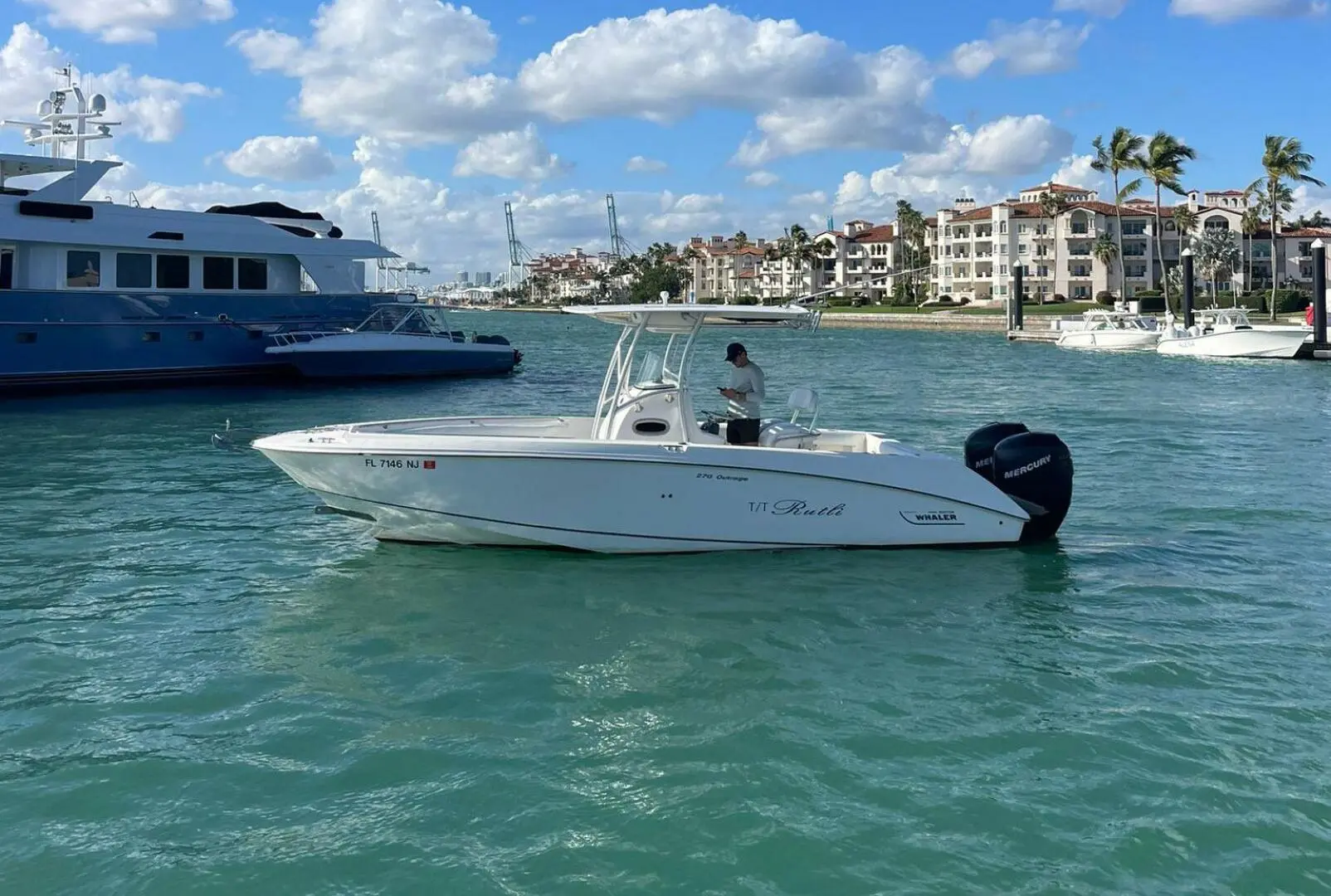 2007 Boston Whaler 270 outrage