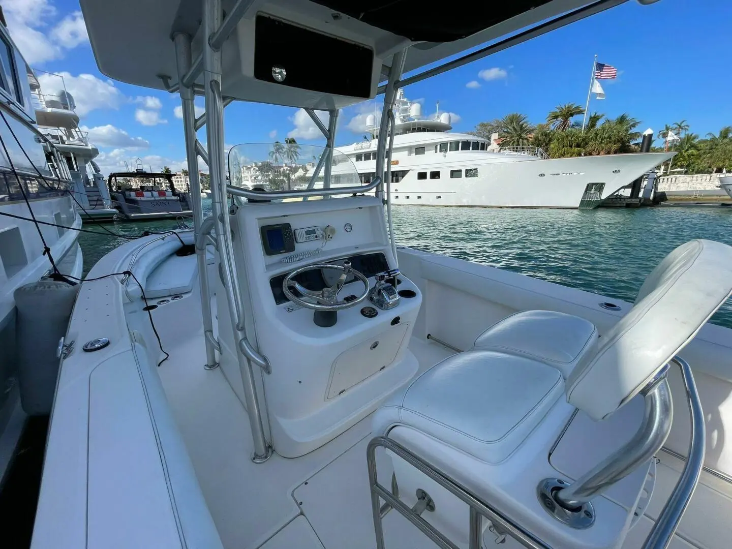 2007 Boston Whaler 270 outrage