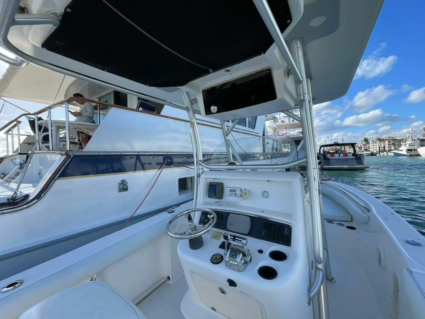 2007 Boston Whaler 270 outrage