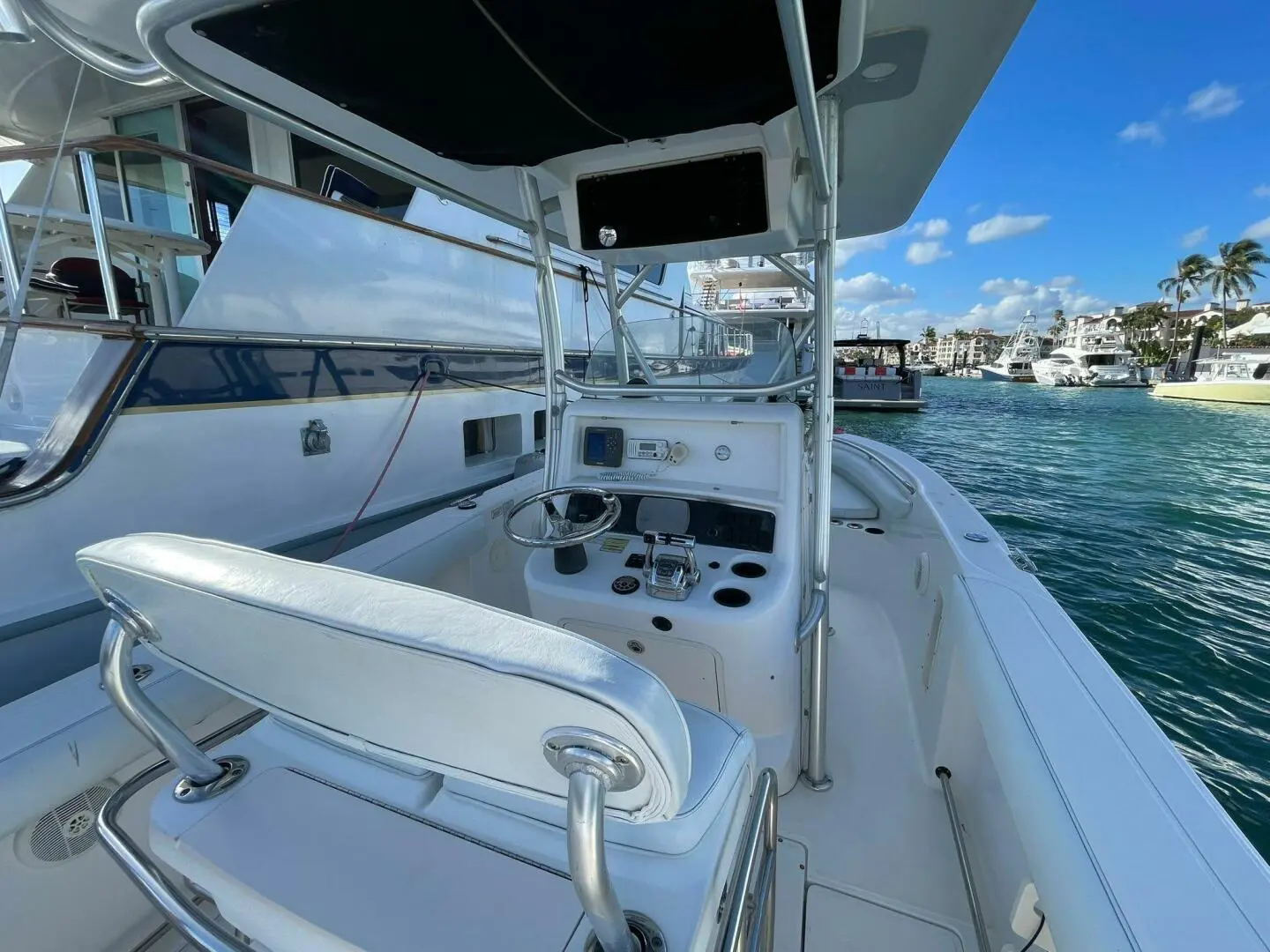 2007 Boston Whaler 270 outrage