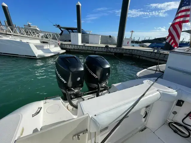 Boston Whaler 270 Outrage