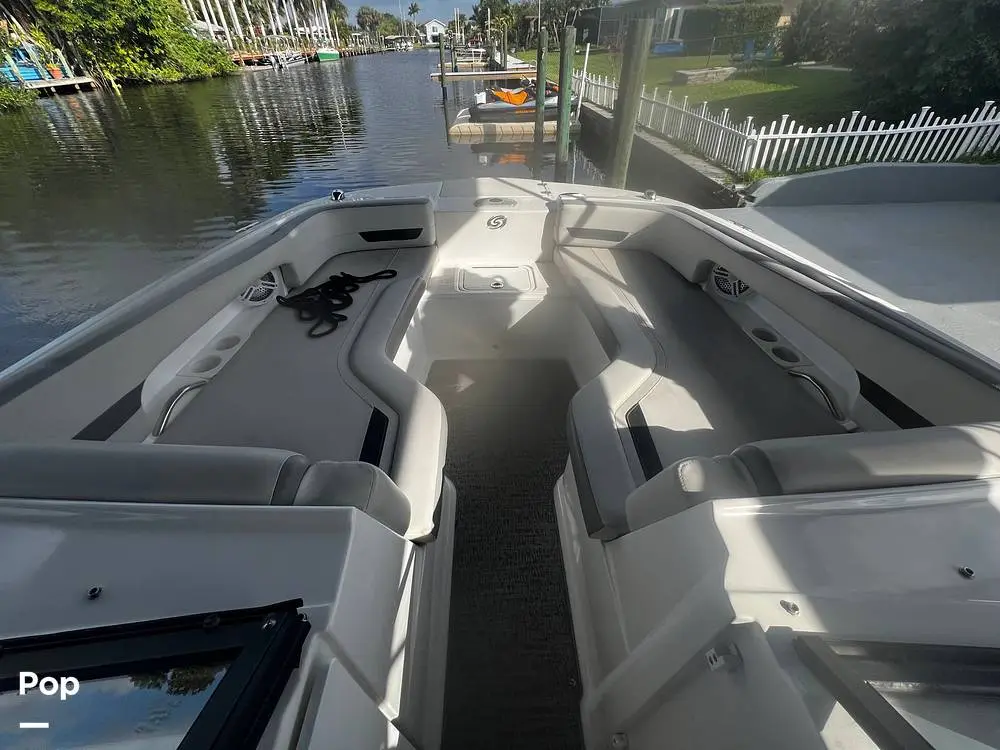 2021 Hurricane sundeck ob 235