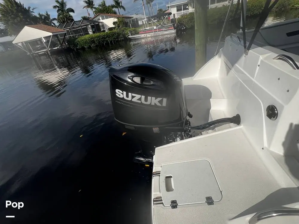 2021 Hurricane sundeck ob 235