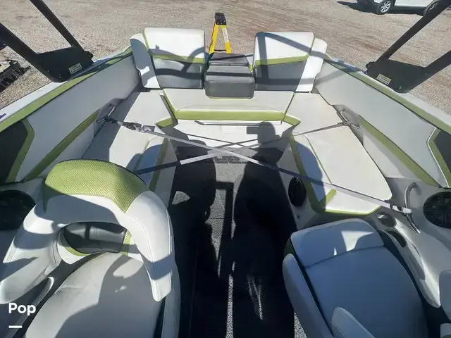 Scarab Boats 215 HO Impulse