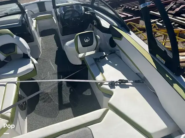 Scarab Boats 215 HO Impulse