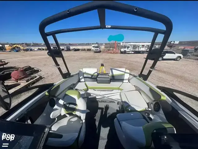 Scarab Boats 215 HO Impulse