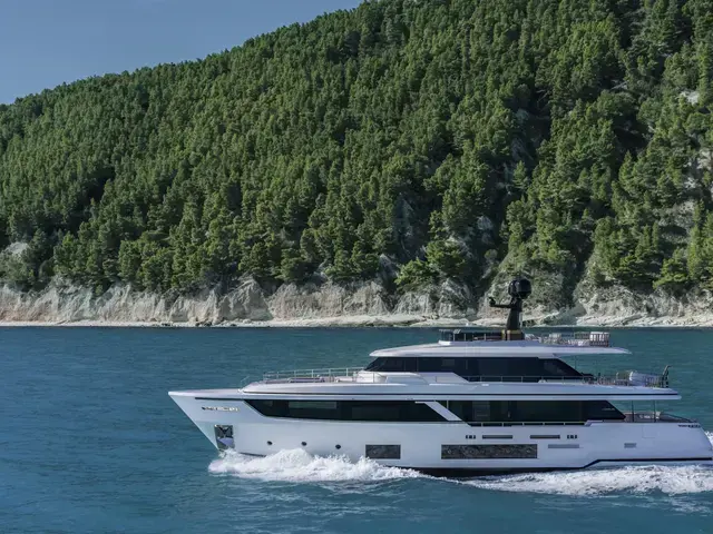 Custom Line Navetta 30