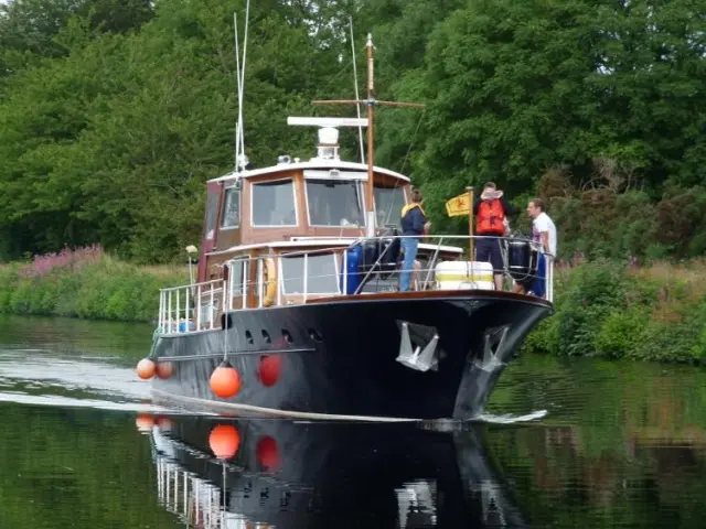 1963 Twin Vee screw motor cruiser