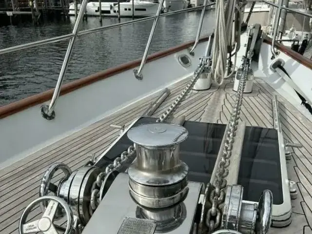 Palmer Johnson Cruising Sloop