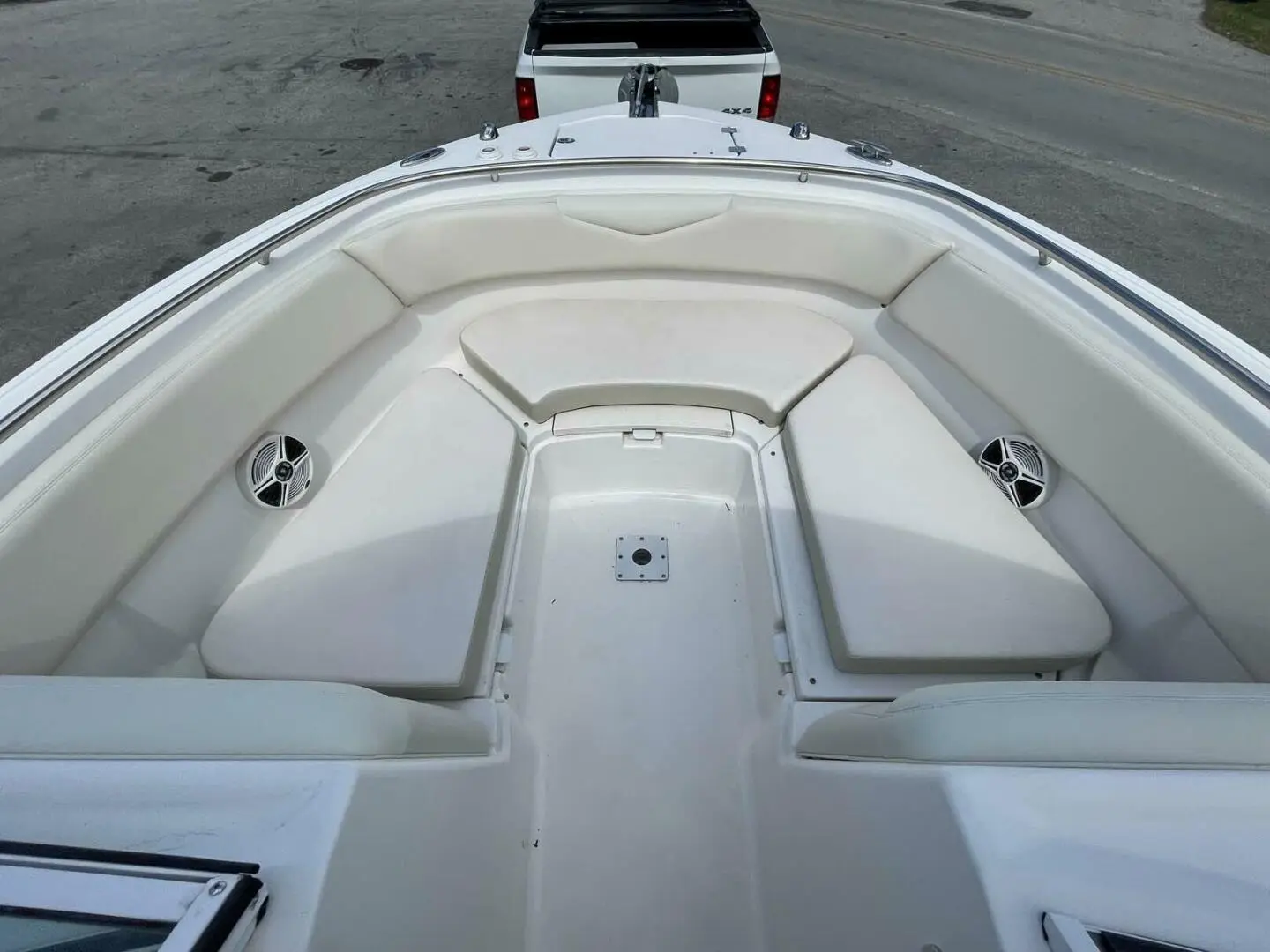 2017 Robalo 247 dual console