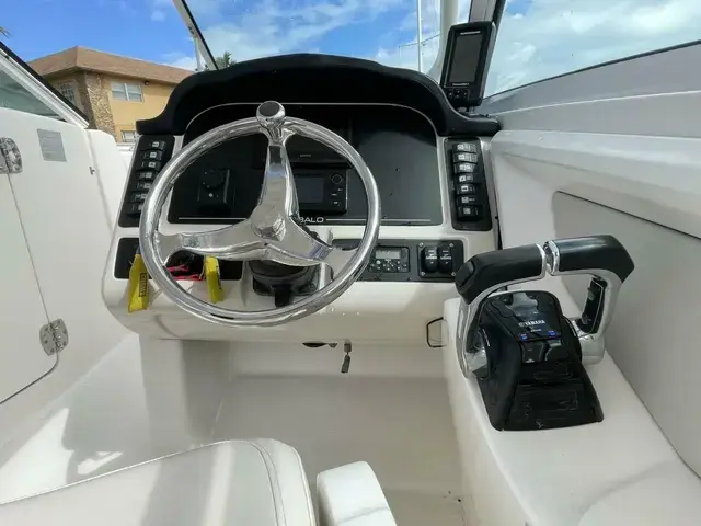 Robalo 247 Dual Console