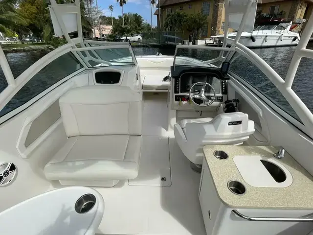 Robalo 247 Dual Console