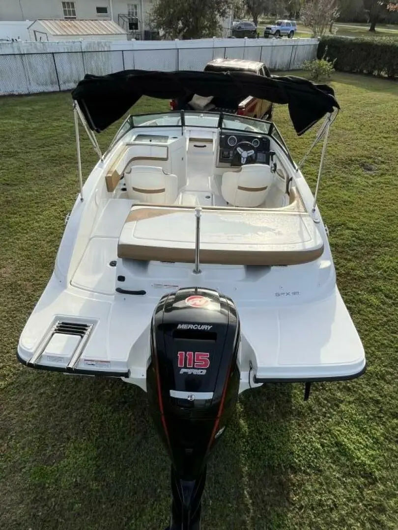 2018 Sea Ray 19 spx