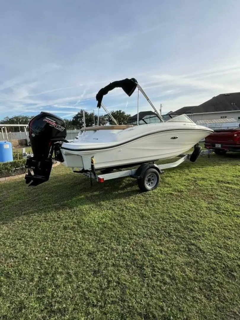 2018 Sea Ray 19 spx