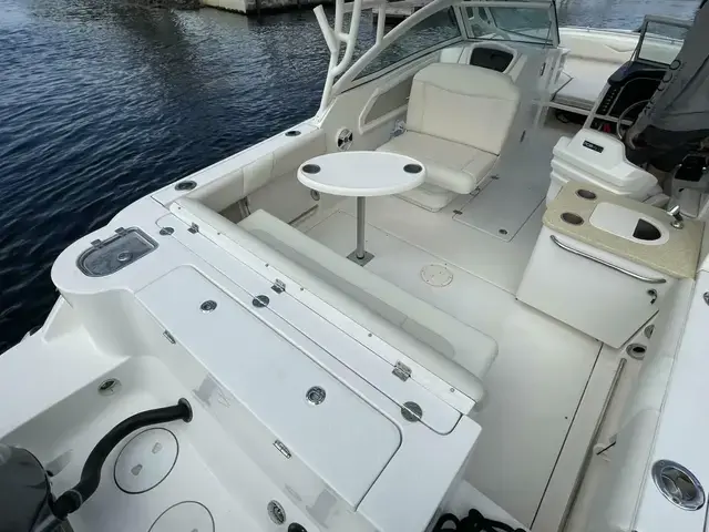 Robalo 247 Dual Console